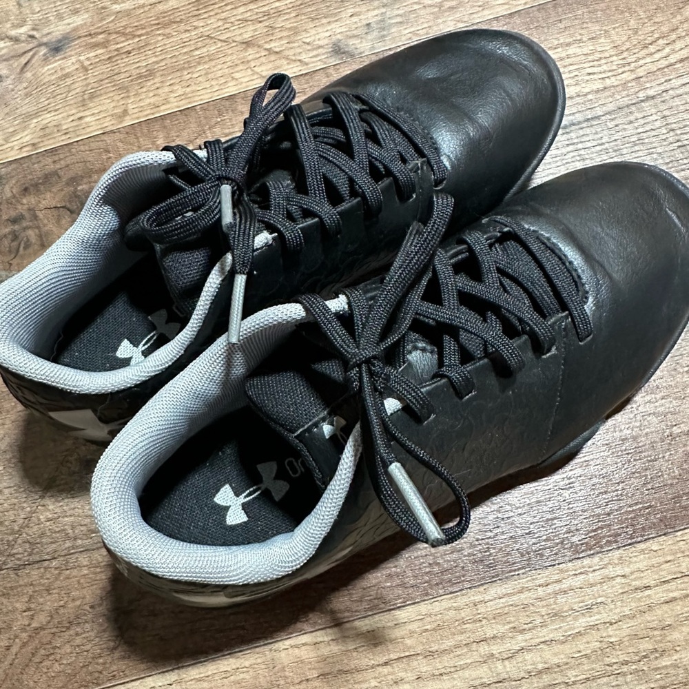 Under armour indoor soccer shoes